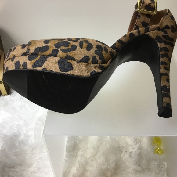 Women Platform Heels NWOT 003 - Picture 7 of 7